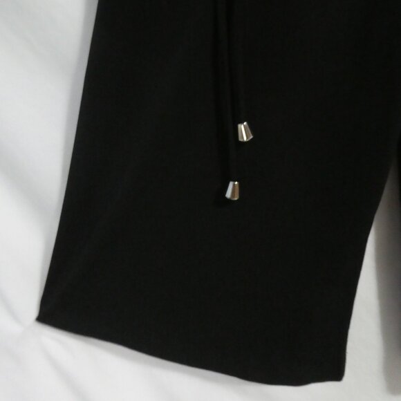 AB STUDIO | large | Capri Leggings With Decorative Double String Sides | USA - Picture 7 of 16